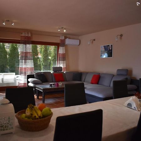 Villa Lily Zamárdi Exteriör bild