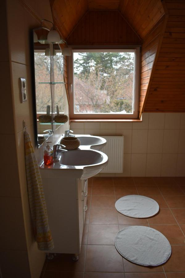 Villa Lily Zamárdi Exteriör bild