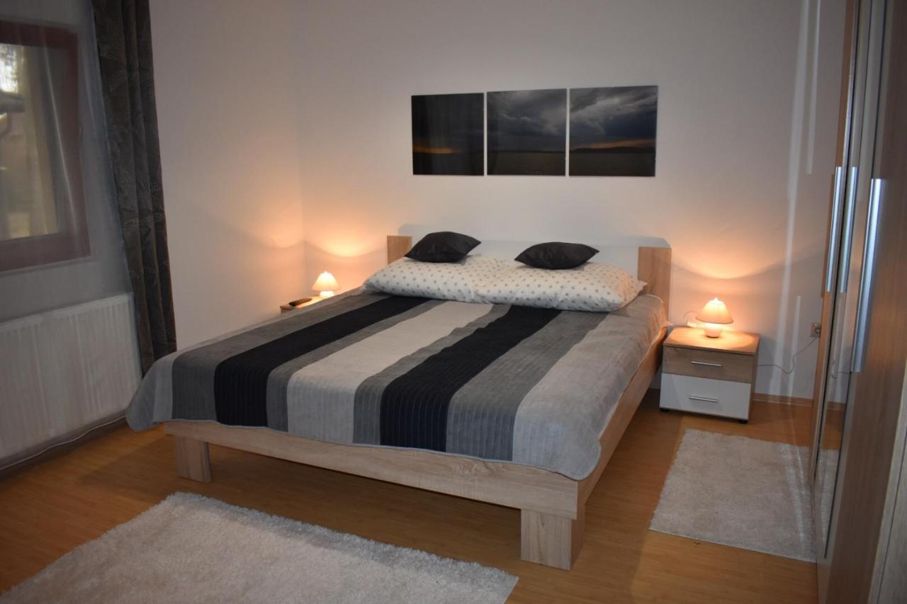 Villa Lily Zamárdi Exteriör bild